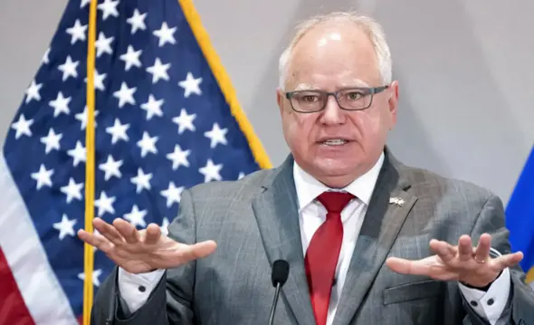 폭로! 팀 월즈, 대규모 교육 사기 사건 연루 – 유령 학생과 부패한 시스템을 통해 수백만 달러의 납세자 자금을 횡령했다!