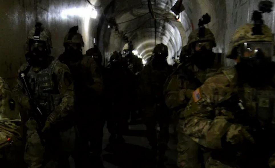 속보! 트럼프의 인신매매 복구팀이 미국 역사상 최대 규모의 인신매매 조직에서 6만 2천 명의 어린이를 구출했습니다. 바이든 정권이 만들고, 글로벌리스트와 엘리트들이 보호했으며, 모든 기록은 삭제되었습니다!